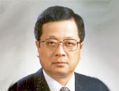 윤  재  홍       서호면 몽해리 아천 출신​​​​​​ 현 가나문화콘텐츠그룹 부회장​ ​​​​​​전 KBS제주방송총국 총국장​ ​​전 경기대교수(정치학 박사)