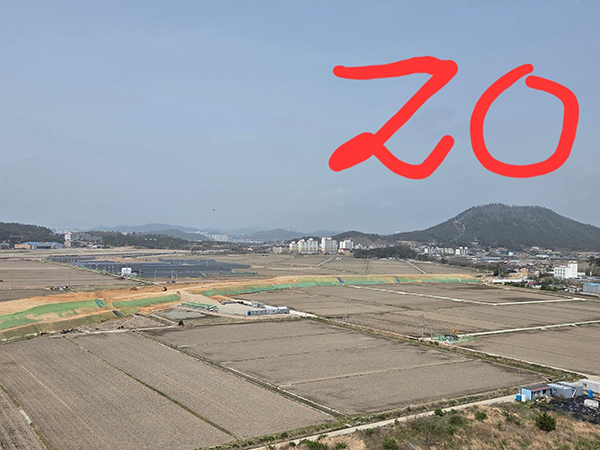 마을 세 조각낸 위험한 도로 - 대불산단의 원활한 물류 수송을 위해 추진되고 있는 목포신외항 공사로 삼호읍 메밀항 마을이 3등분으로 나뉘고 기존 농로 폐쇄이후 통로박스 등 대책을 마련하지 않아 주민들의 통행권을 사실상 단절시켰으며, 임시도로조차 위험천만한 상태다.