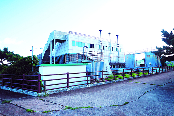 가파도 곳곳에 태양광 패널이 설치돼 있지만, ‘친환경 명품섬’이라는 수식어와는 달리 실제로 설치된 패널을 찾아보기는 쉽지 않다.